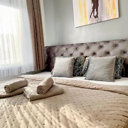 Lejlighed Black & White Hideaway With Garage