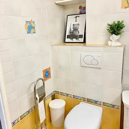 Lejlighed Black & White Hideaway With Garage *