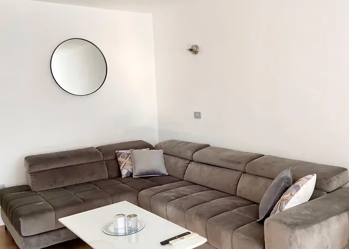 Apartamento Black & White Hideaway With Garage Liubliana