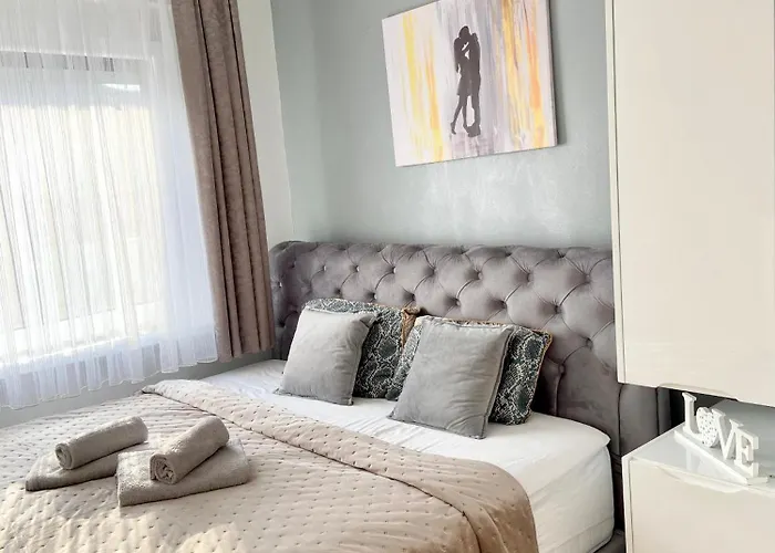 Apartamento Black & White Hideaway With Garage