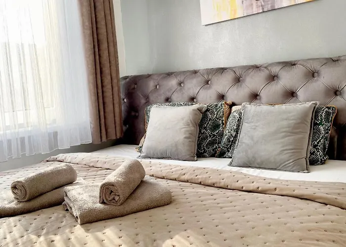 شقة Black & White Hideaway With Garage