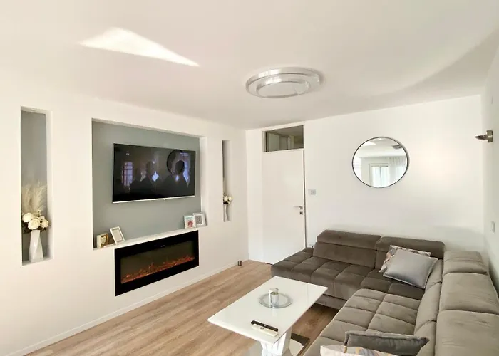 Apartamento Black & White Hideaway With Garage *